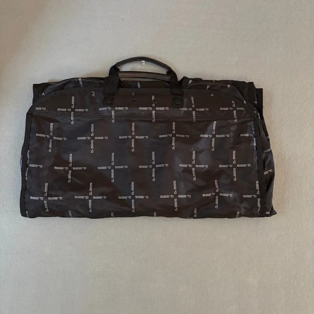 SIGG Switzerland Black Logo Print Foldable Travel Garment Bag Suit Carrier 37